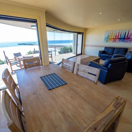 Cliff House Beachfront Villas Мунта Екстериор снимка
