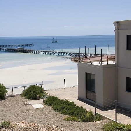 Cliff House Beachfront Villas Мунта Екстериор снимка
