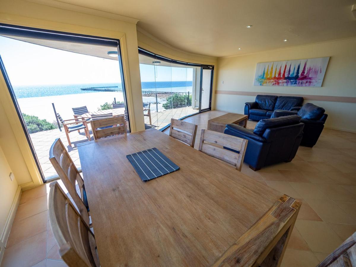 Cliff House Beachfront Villas Мунта Екстериор снимка
