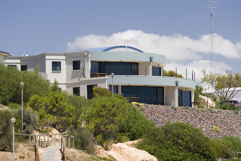 Cliff House Beachfront Villas Мунта Стая снимка