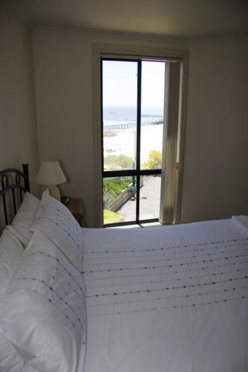 Cliff House Beachfront Villas Мунта Екстериор снимка