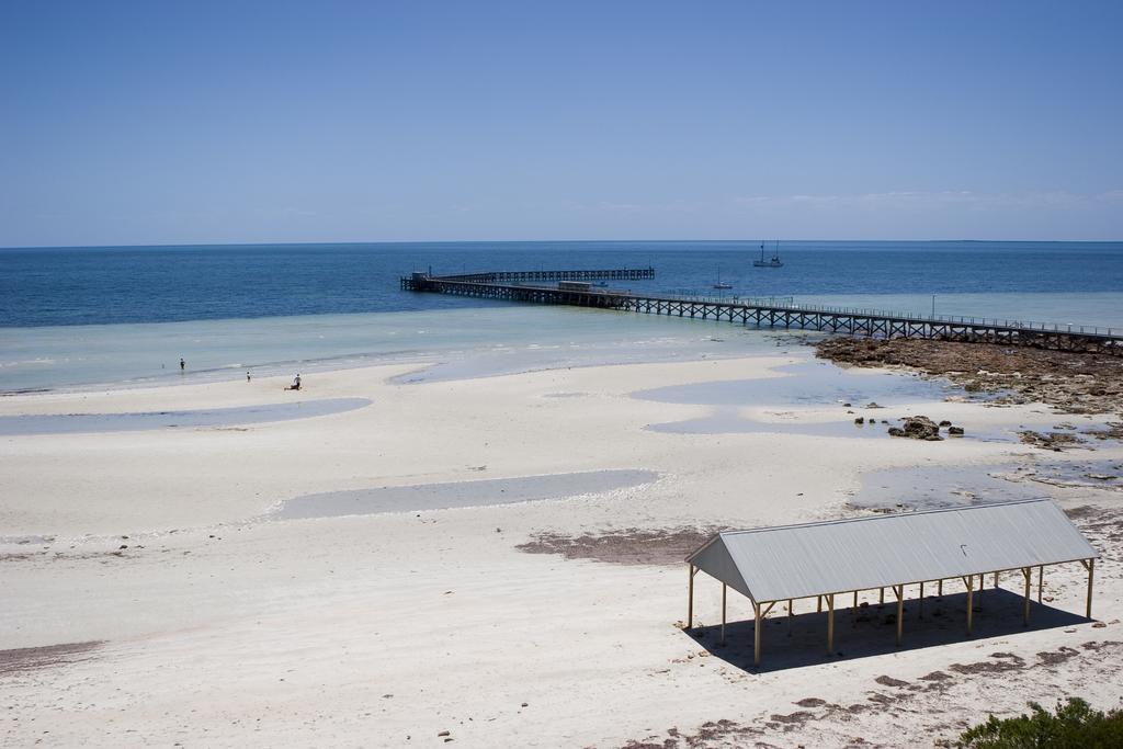 Cliff House Beachfront Villas Мунта Екстериор снимка